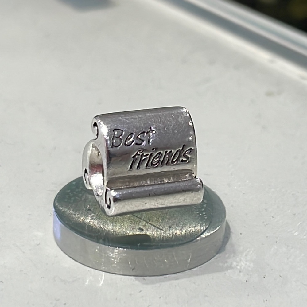 Retired Pandora best friends scroll charm
